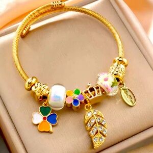 Pineapple Leaf Charm Bracelet